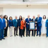 Senado reconoce trayectoria del empresario farmacéutico Jaime Sued